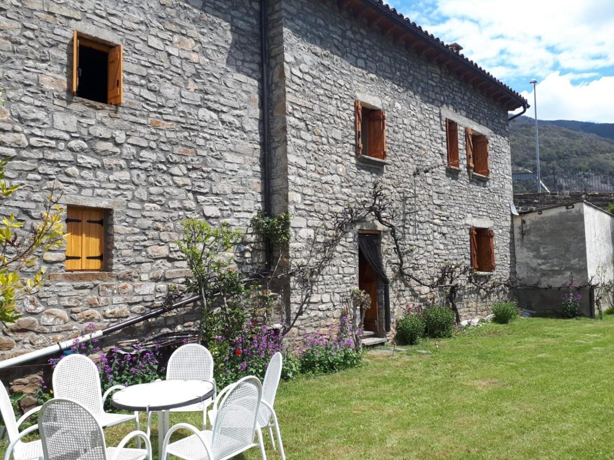Villa Cirjuana, casa en el centro con agradable jardín y barbacoa Biescas  Exterior foto