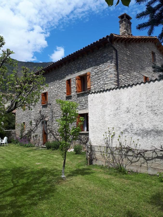 Villa Cirjuana, casa en el centro con agradable jardín y barbacoa Biescas  Exterior foto