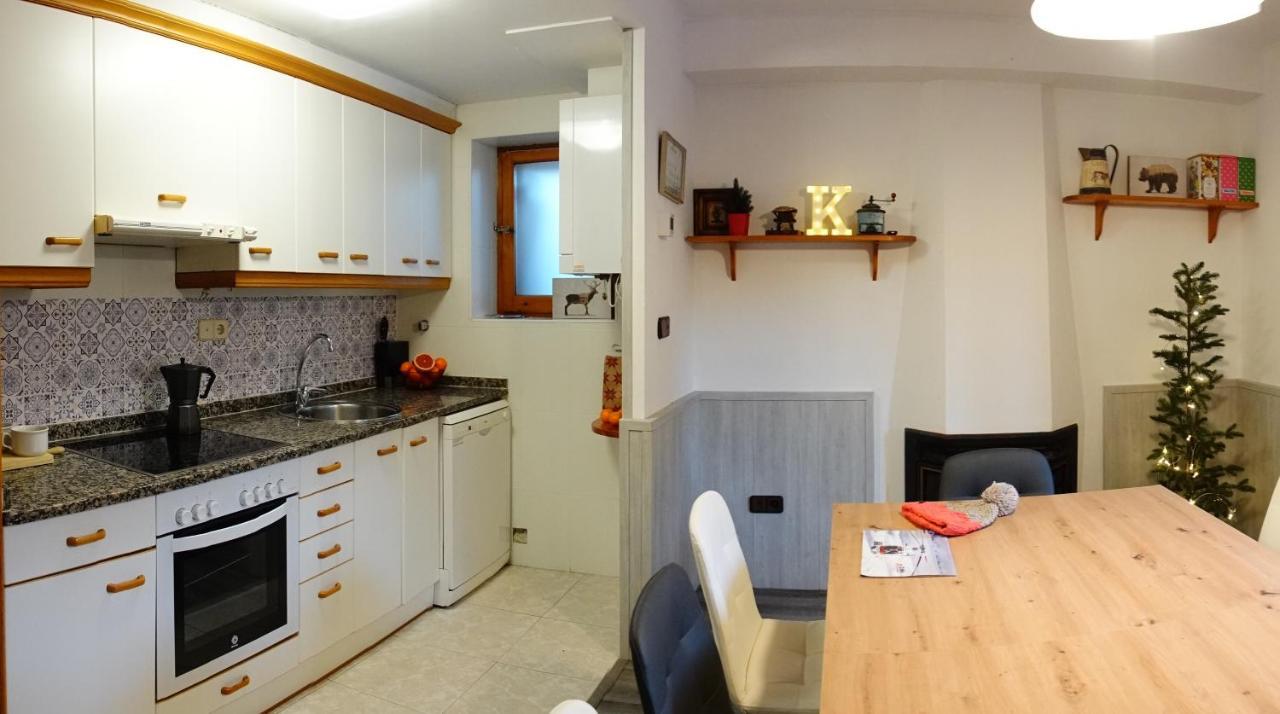Villa Cirjuana, casa en el centro con agradable jardín y barbacoa Biescas  Exterior foto