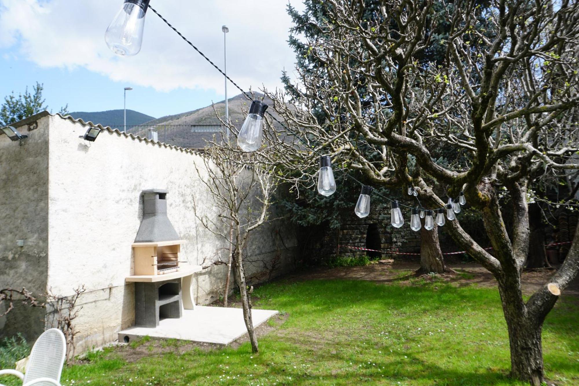 Villa Cirjuana, casa en el centro con agradable jardín y barbacoa Biescas  Exterior foto