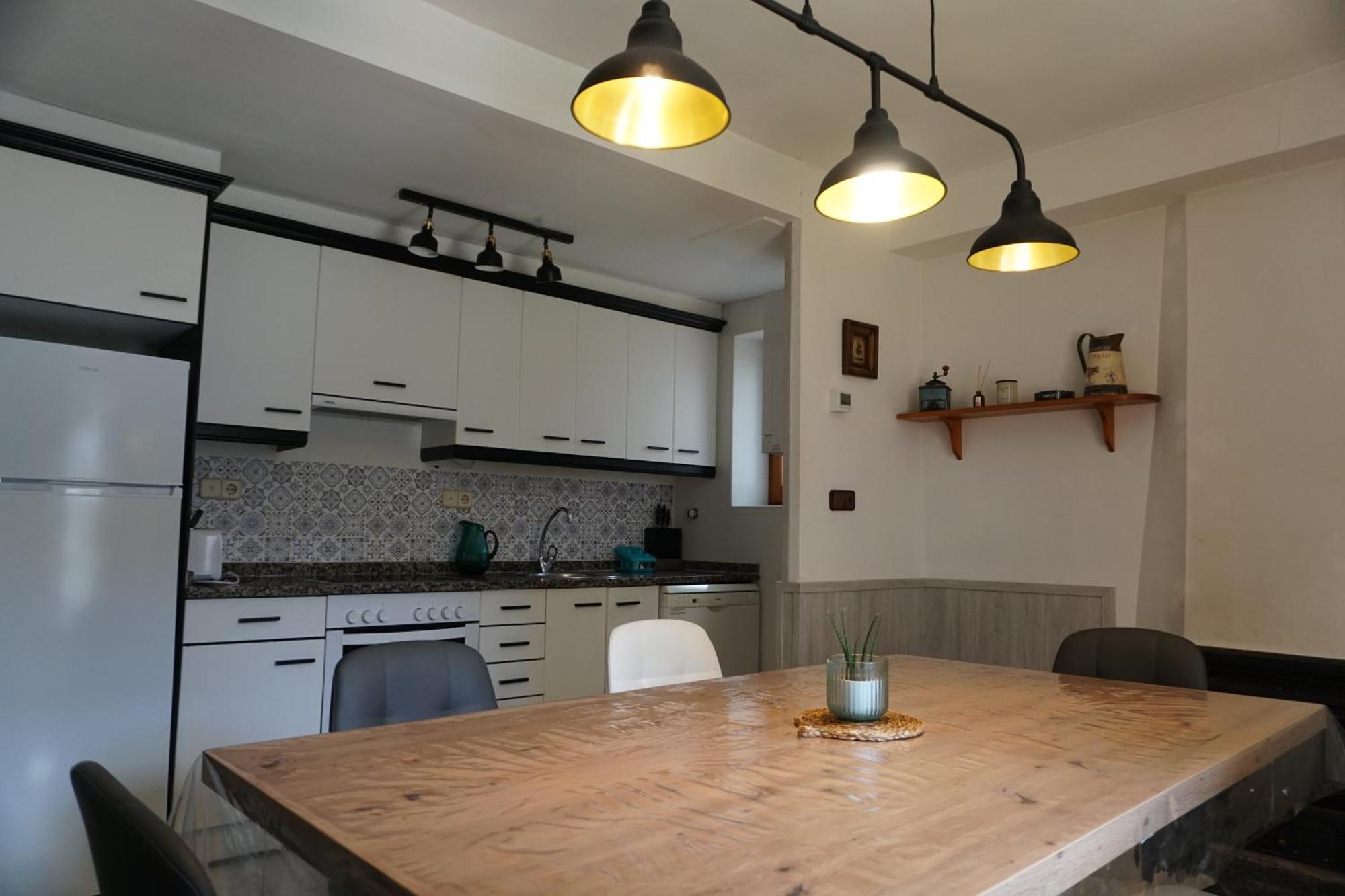 Villa Cirjuana, casa en el centro con agradable jardín y barbacoa Biescas  Exterior foto
